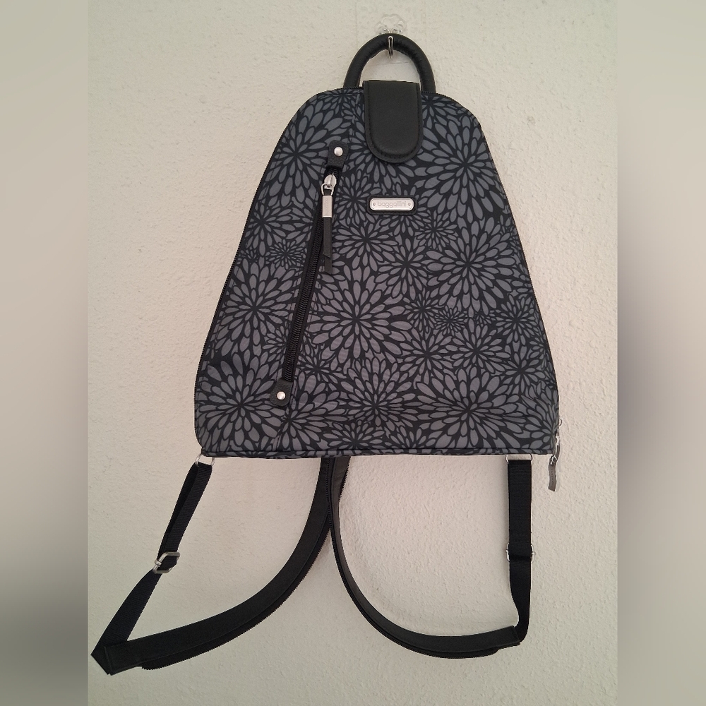 Baggallini 2 Piece Bundle Includes Crossbody And … - image 2